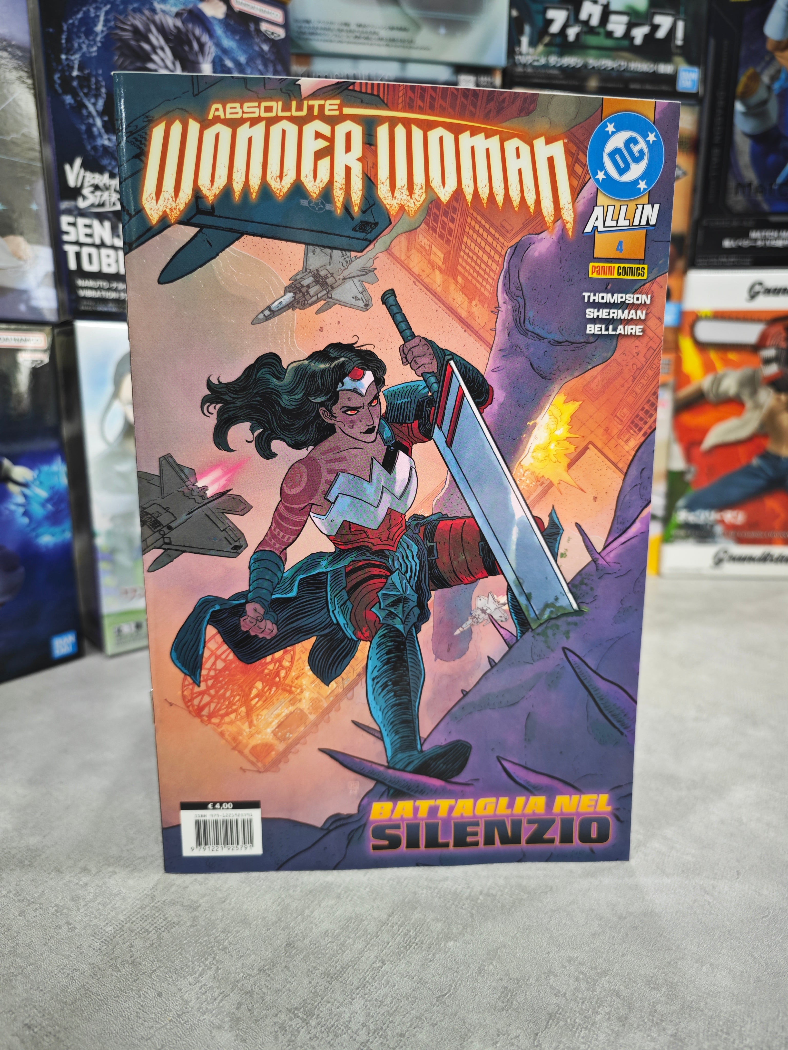 ABSOLUTE WONDER WOMAN 4